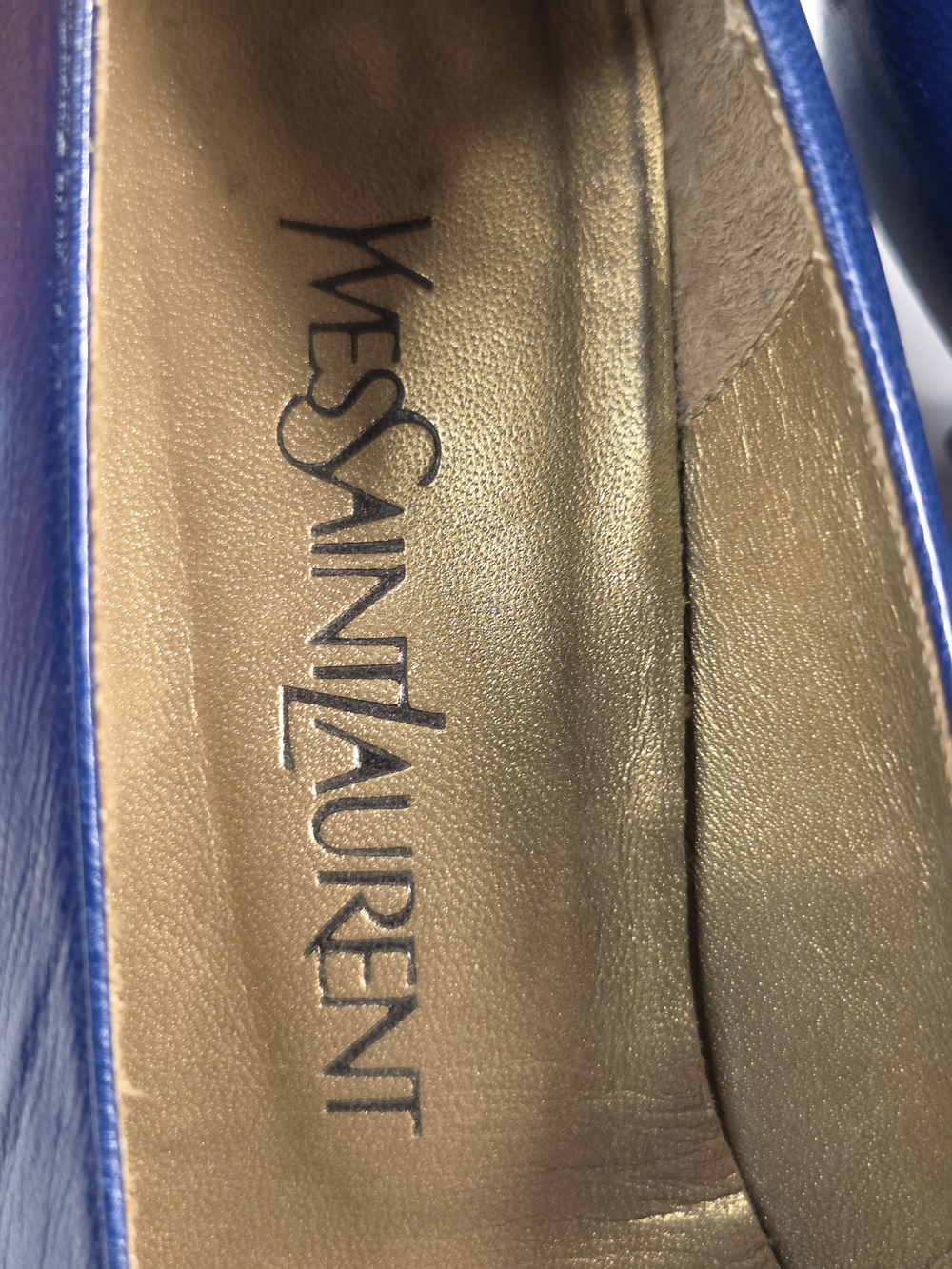 Yves Saint Laurent Blue Leather Pointed-Toe Bow Pumps - Picture 3 of 9